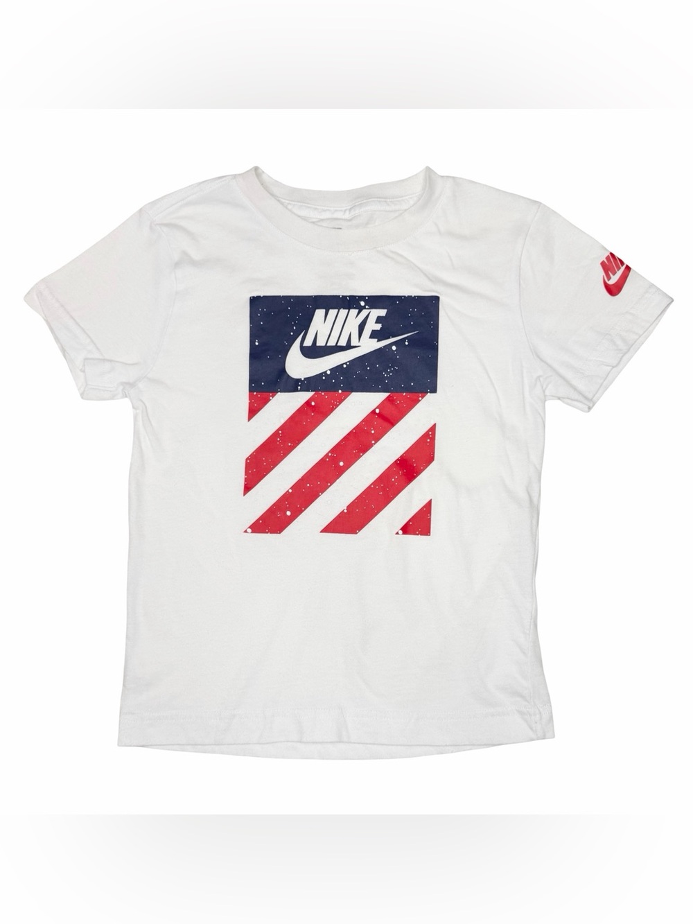 Nike Tee‎
